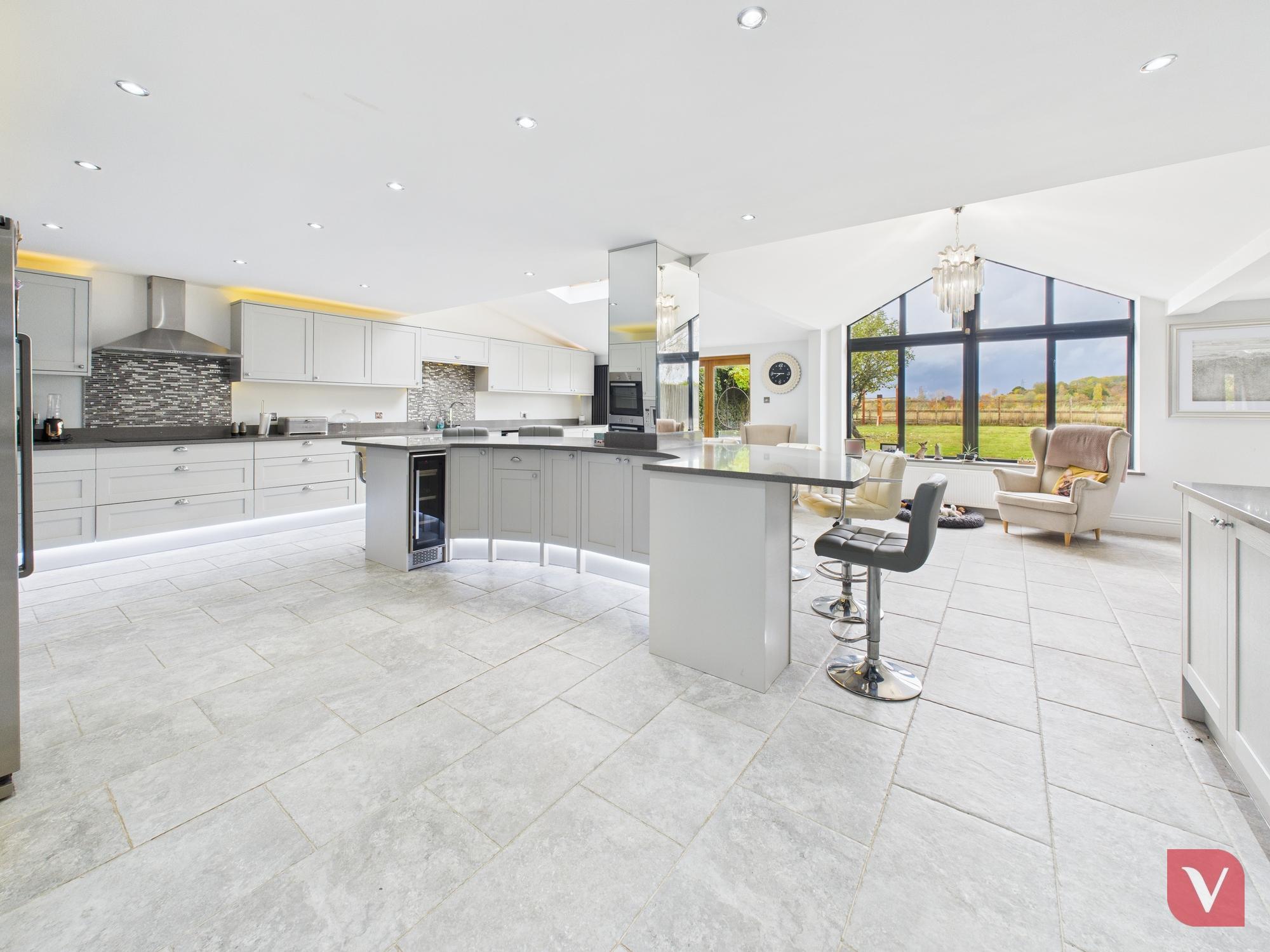 Tranquil Family Haven with Garden, Views & Parking2